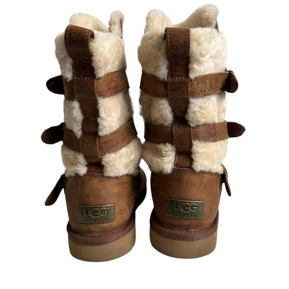 UGG Australia Women’s Tan 3 Buckle Leather Sheepskin Fur Lined Boots Size US 8 - Picture 6 of 8